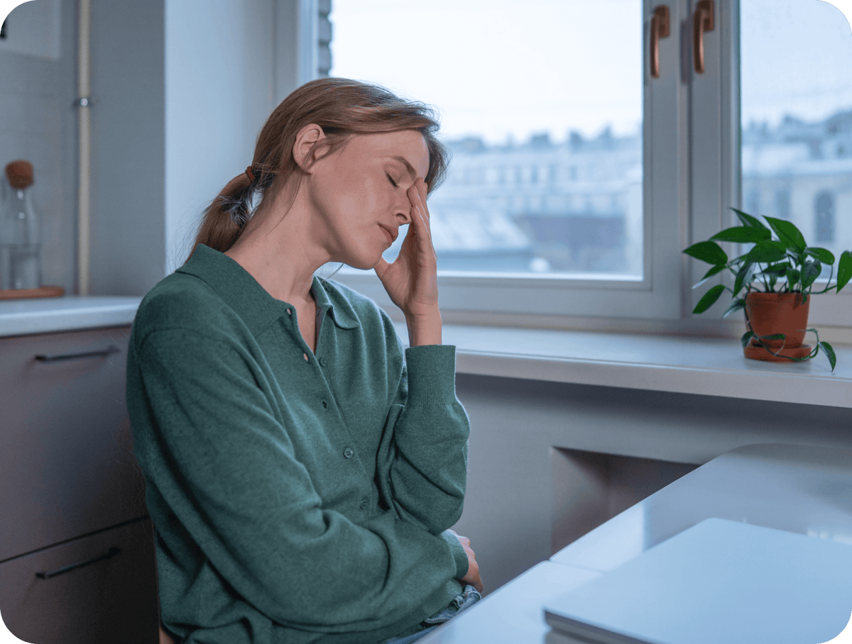 Vitamin B12 Mangel, Müdigkeit, Blässe, Erschöpfung Frau, MITOcare